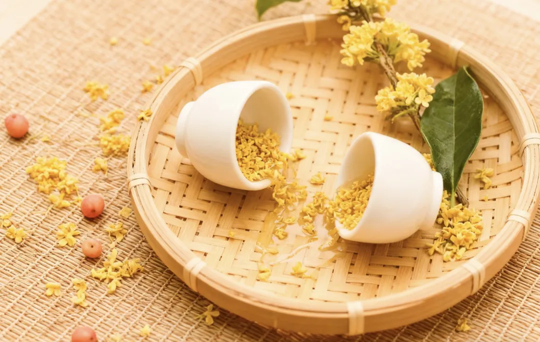 雁城桂花香，酥月映秋光